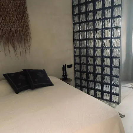 Spacious, Light & Cozy With Ocean Views Lejlighed